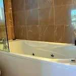 Shiado Suites Bed and breakfast 4*