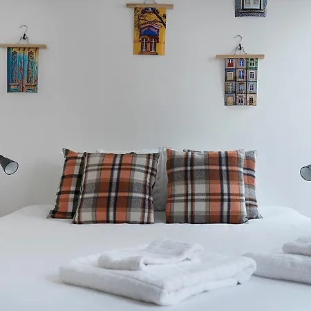 Bed and breakfast Shiado Suites