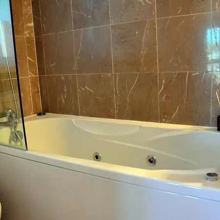 Shiado Bed & Breakfast 4*