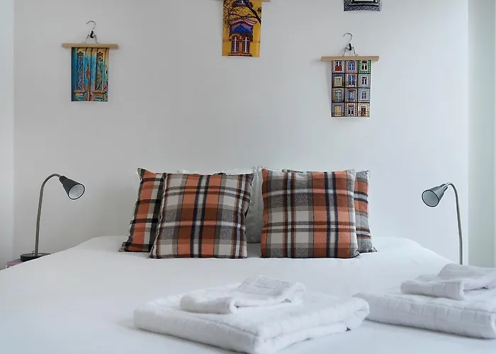 Bed and breakfast Shiado Suites