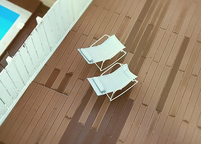 Bed and breakfast Shiado Suites