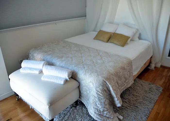 Bed and breakfast Shiado Suites